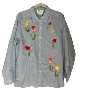 Quacker Factory Women's  Long Sleeve Button Down‎ with Tulip Embroidery Size: M